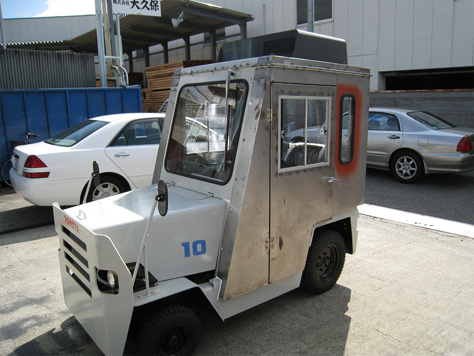 トーイングトラクターキャビン製作
